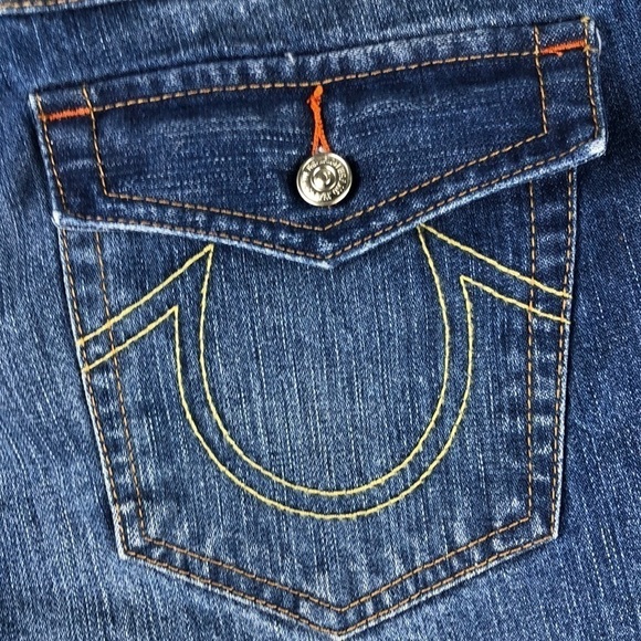 True Religion Emma Bermuda Blue Denim Mid Rise Raw Hem Size 32 Rigid Jean Shorts - Picture 13 of 16